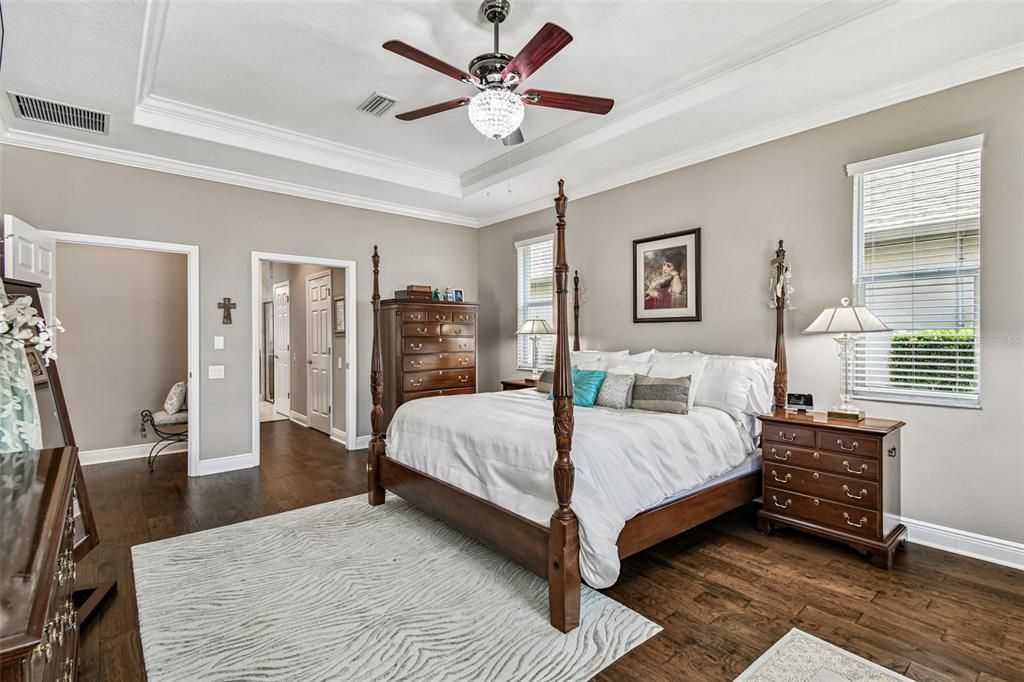 Active With Contract: $925,000 (4 beds, 3 baths, 2736 Square Feet)