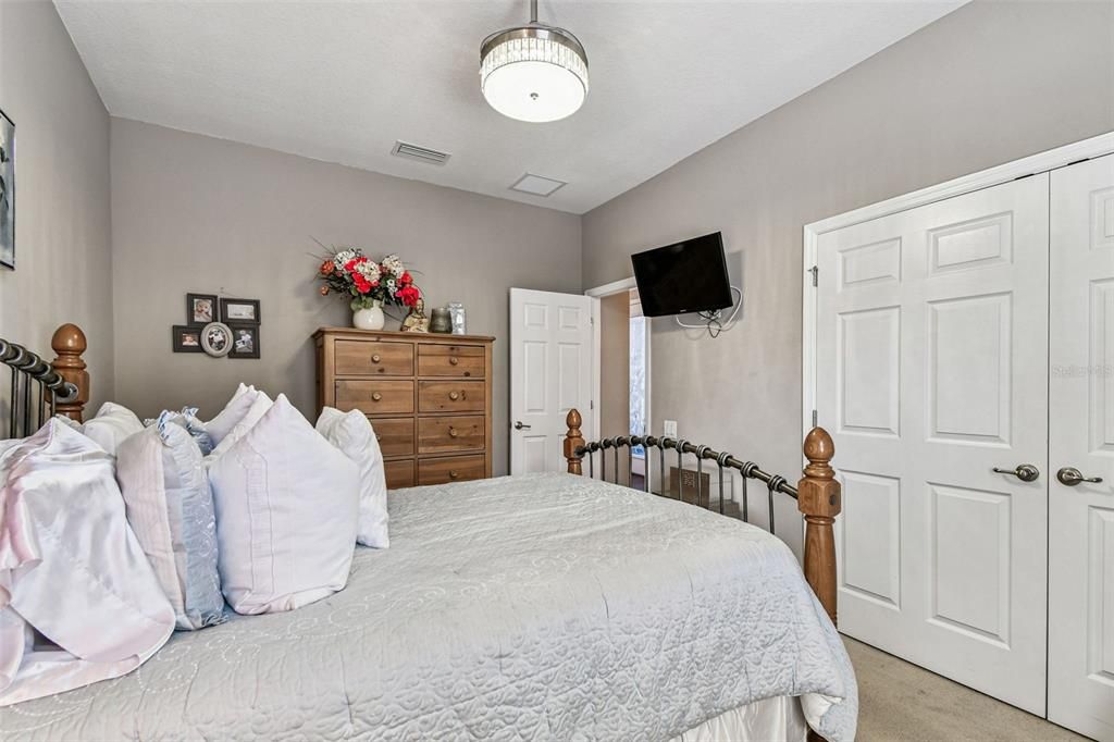 Active With Contract: $925,000 (4 beds, 3 baths, 2736 Square Feet)