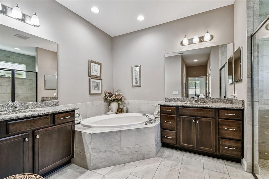 Active With Contract: $925,000 (4 beds, 3 baths, 2736 Square Feet)