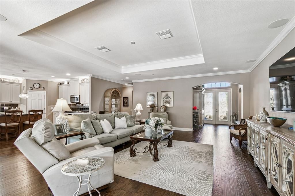 Active With Contract: $925,000 (4 beds, 3 baths, 2736 Square Feet)