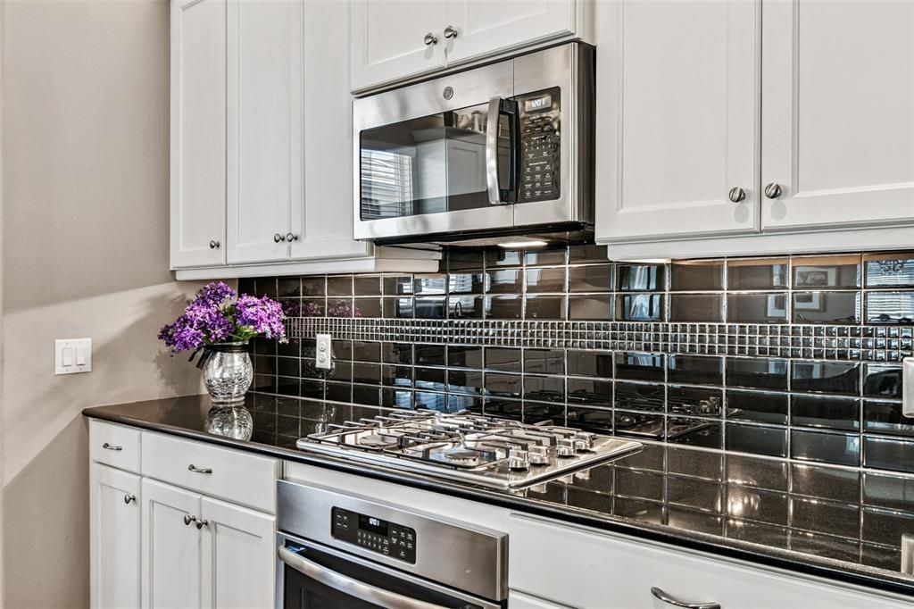 Active With Contract: $925,000 (4 beds, 3 baths, 2736 Square Feet)