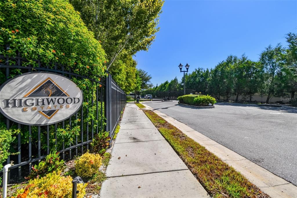 Active With Contract: $925,000 (4 beds, 3 baths, 2736 Square Feet)