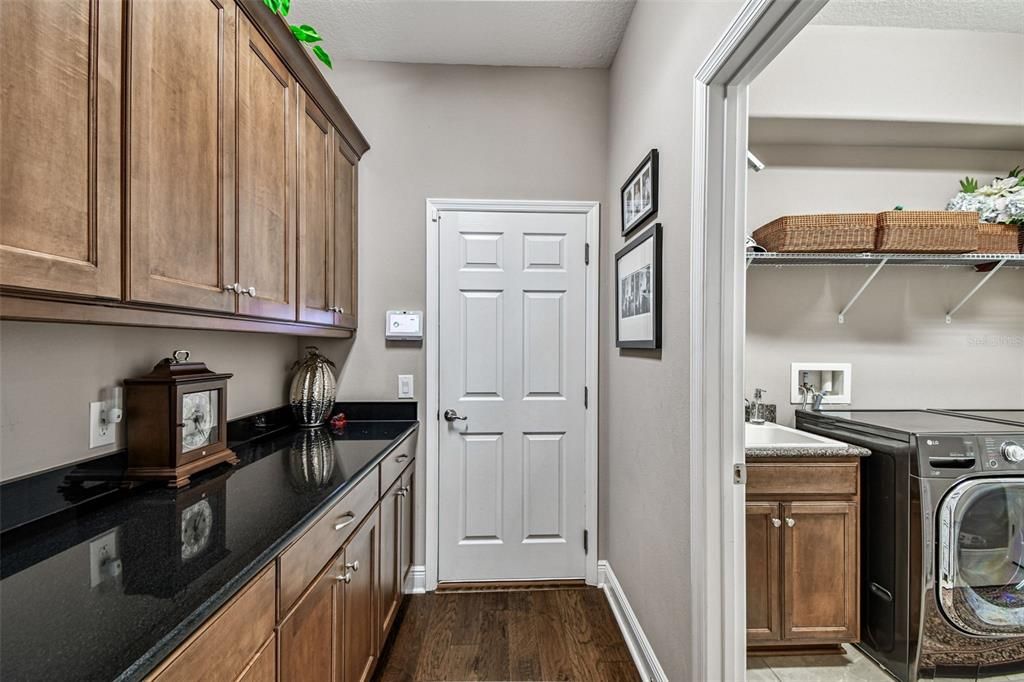 Active With Contract: $925,000 (4 beds, 3 baths, 2736 Square Feet)