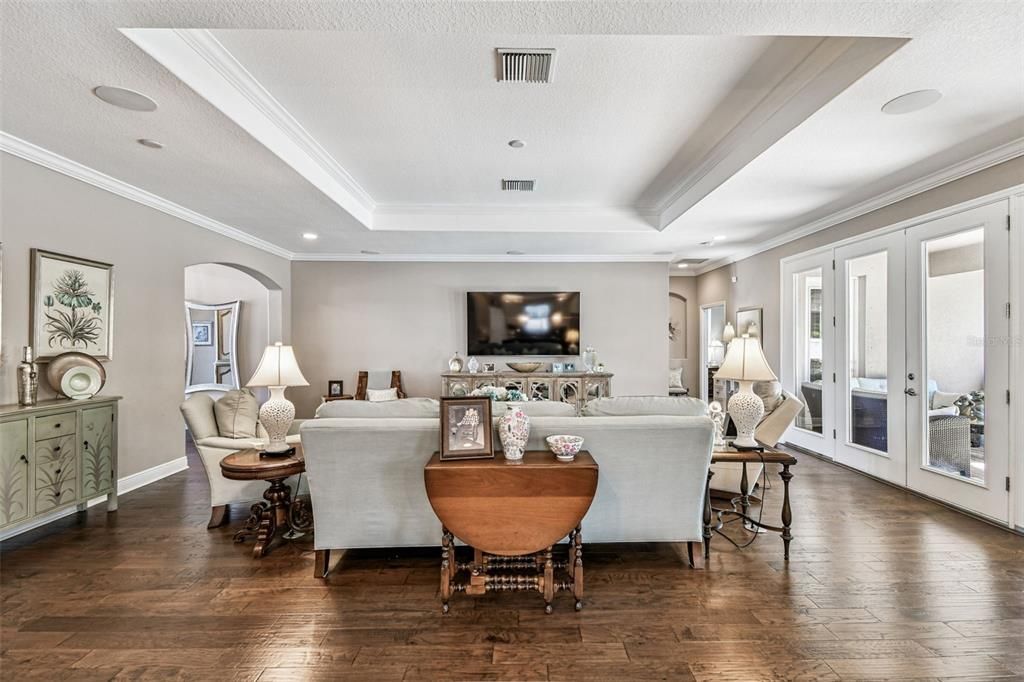 Active With Contract: $925,000 (4 beds, 3 baths, 2736 Square Feet)