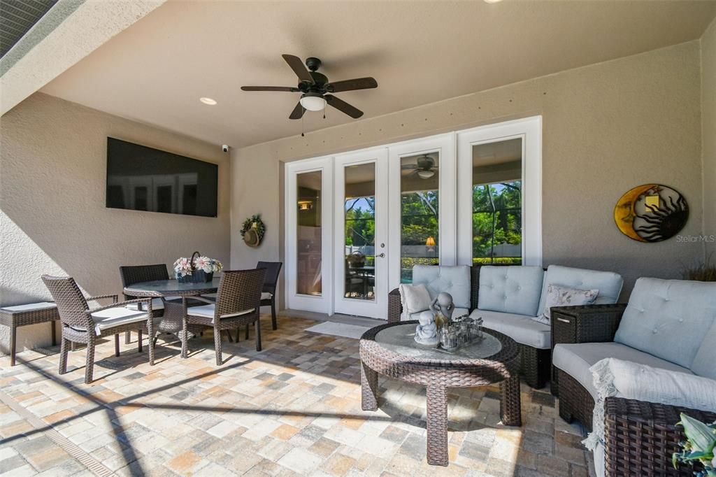 Active With Contract: $925,000 (4 beds, 3 baths, 2736 Square Feet)