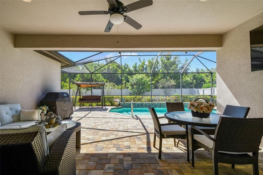 Active With Contract: $925,000 (4 beds, 3 baths, 2736 Square Feet)