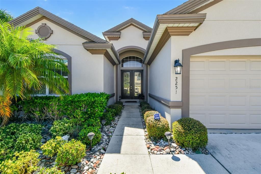 Active With Contract: $925,000 (4 beds, 3 baths, 2736 Square Feet)