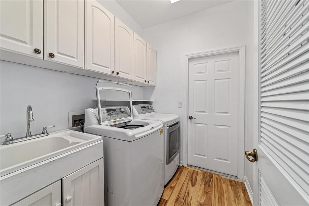 For Sale: $355,000 (3 beds, 2 baths, 2145 Square Feet)