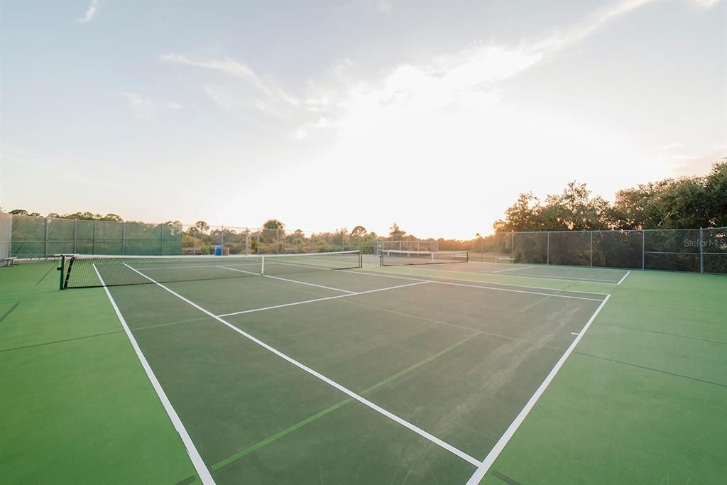 For Sale: $300,000 (2 beds, 2 baths, 1543 Square Feet)