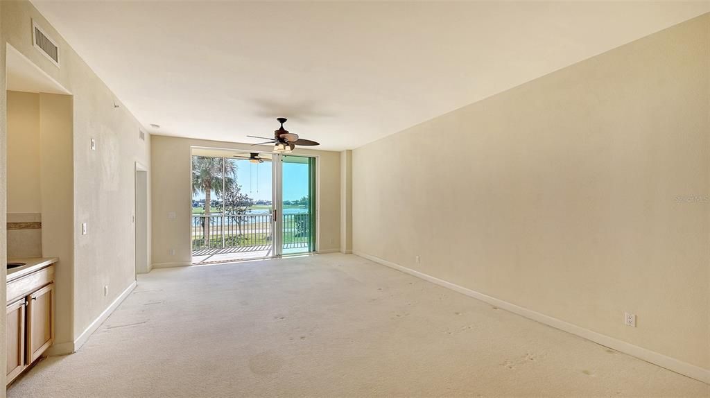 For Sale: $300,000 (2 beds, 2 baths, 1543 Square Feet)