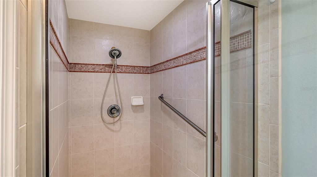 For Sale: $300,000 (2 beds, 2 baths, 1543 Square Feet)