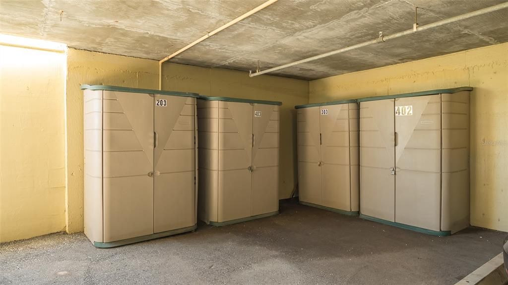 For Sale: $300,000 (2 beds, 2 baths, 1543 Square Feet)