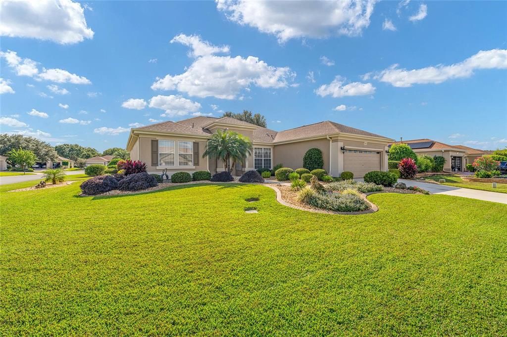 合同活跃: $364,500 (2 贝兹, 2 浴室, 1779 平方英尺)