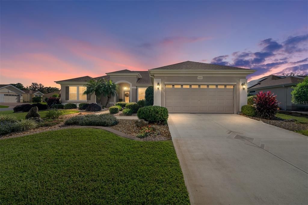 合同活跃: $364,500 (2 贝兹, 2 浴室, 1779 平方英尺)