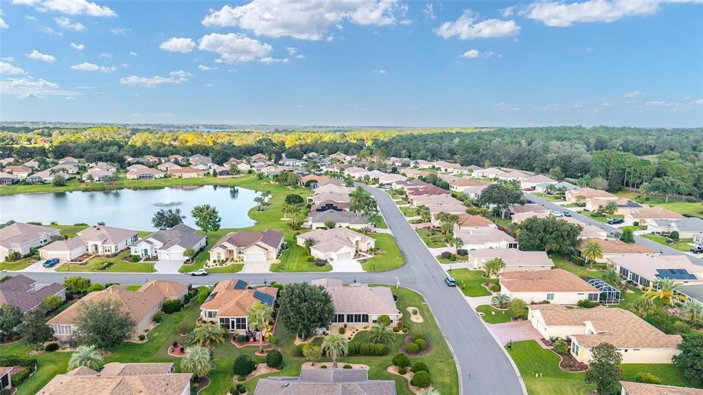 合同活跃: $364,500 (2 贝兹, 2 浴室, 1779 平方英尺)