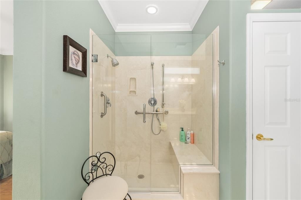 合同活跃: $364,500 (2 贝兹, 2 浴室, 1779 平方英尺)