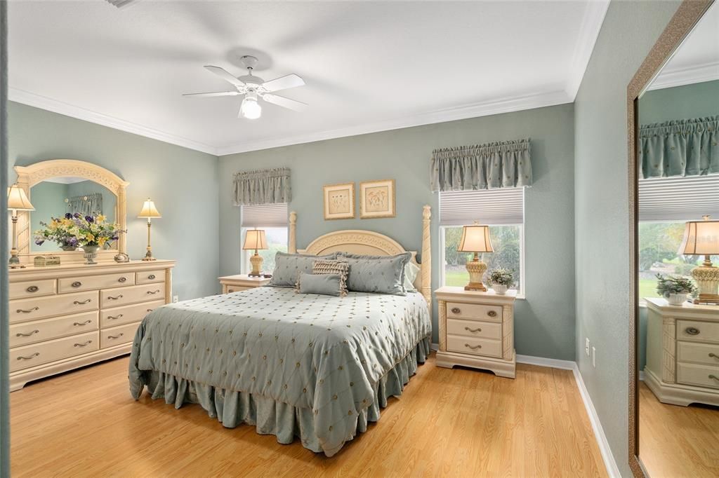 合同活跃: $364,500 (2 贝兹, 2 浴室, 1779 平方英尺)