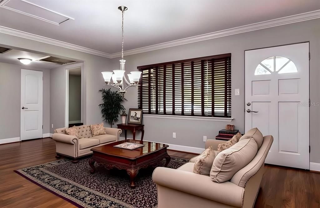 For Sale: $485,000 (3 beds, 3 baths, 1670 Square Feet)