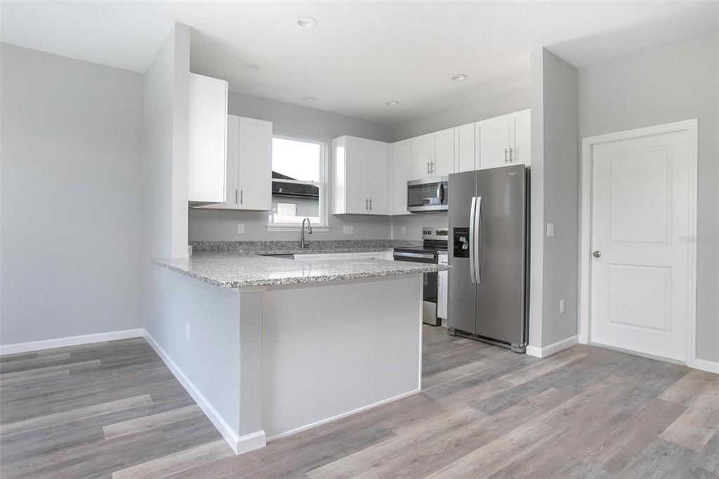 待售: $329,900 (3 贝兹, 2 浴室, 1458 平方英尺)