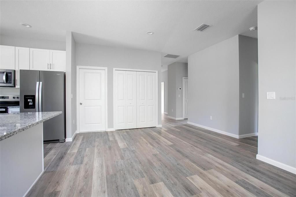 待售: $329,900 (3 贝兹, 2 浴室, 1458 平方英尺)