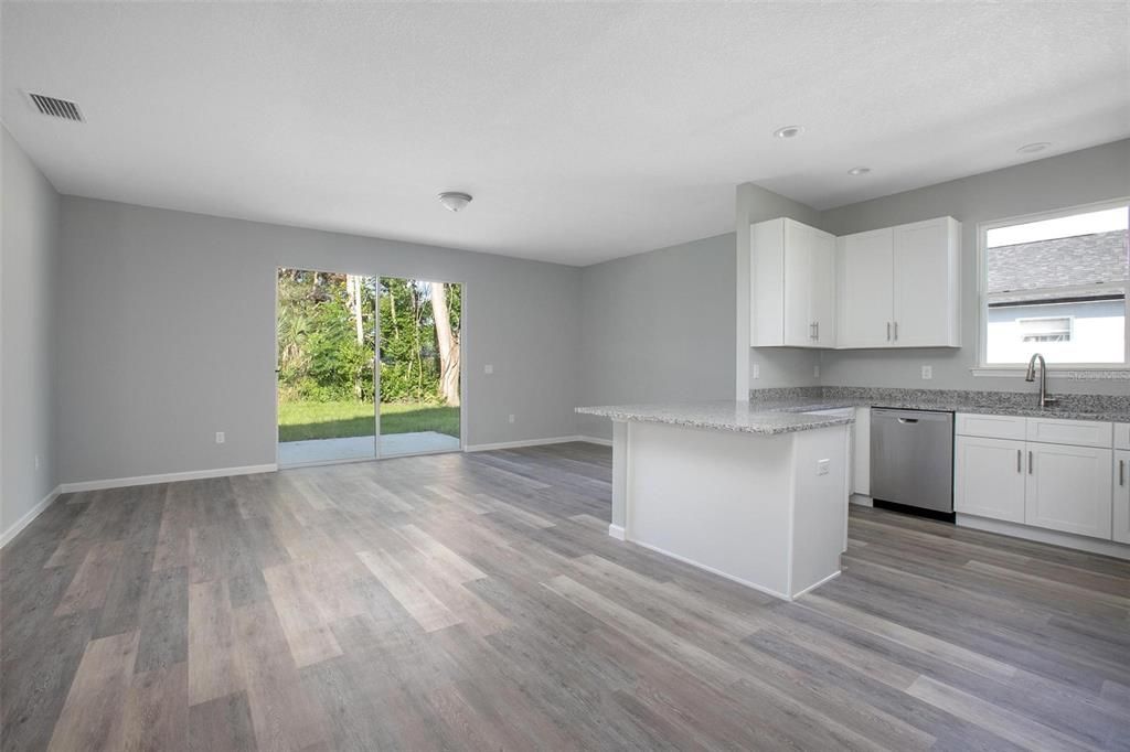 待售: $329,900 (3 贝兹, 2 浴室, 1458 平方英尺)