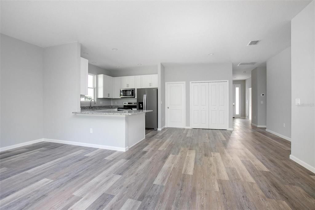 待售: $329,900 (3 贝兹, 2 浴室, 1458 平方英尺)