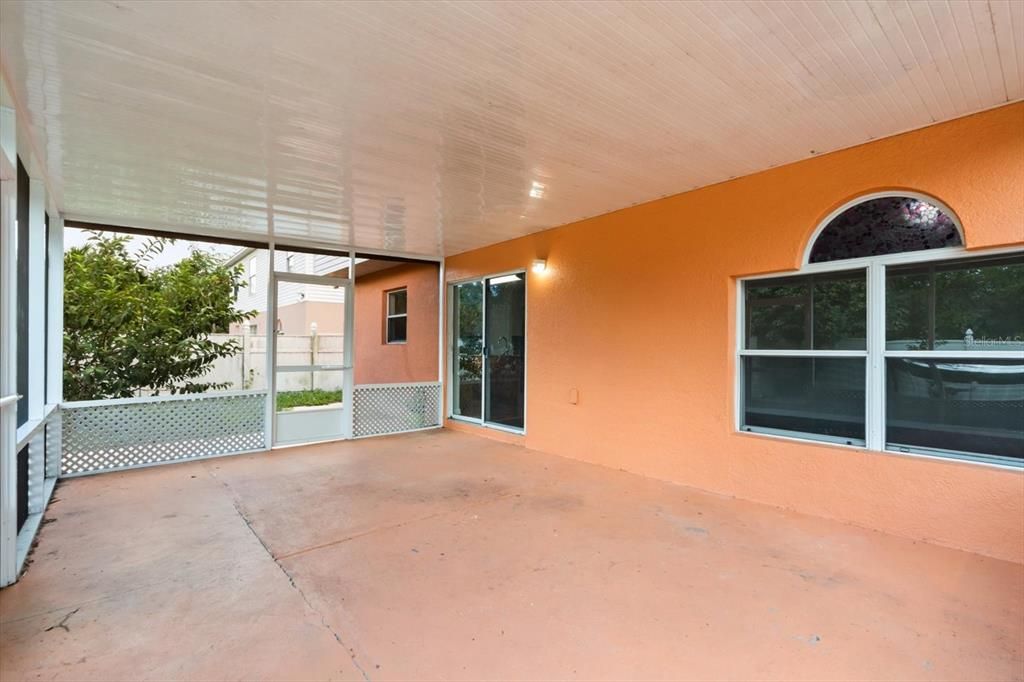 For Rent: $2,250 (4 beds, 2 baths, 2836 Square Feet)