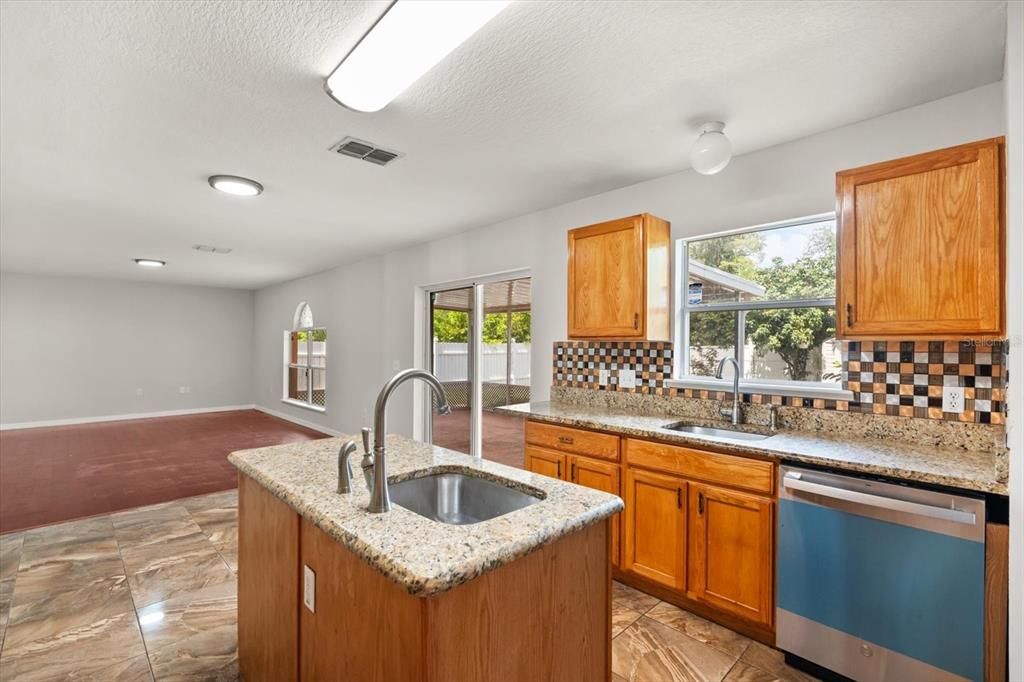 For Rent: $2,250 (4 beds, 2 baths, 2836 Square Feet)