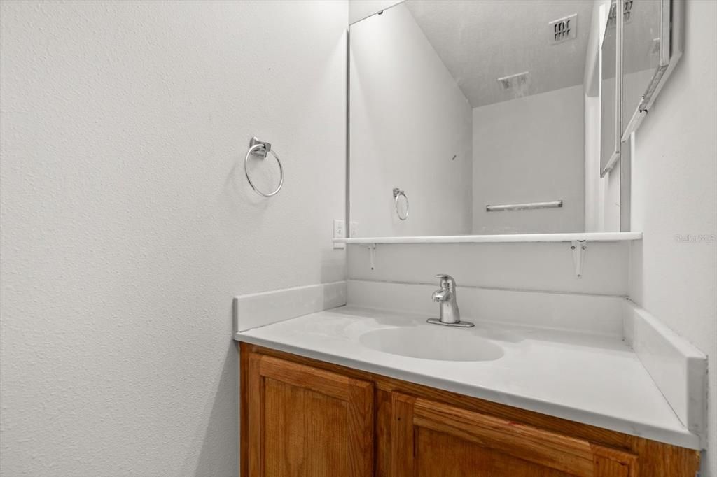 For Rent: $2,250 (4 beds, 2 baths, 2836 Square Feet)