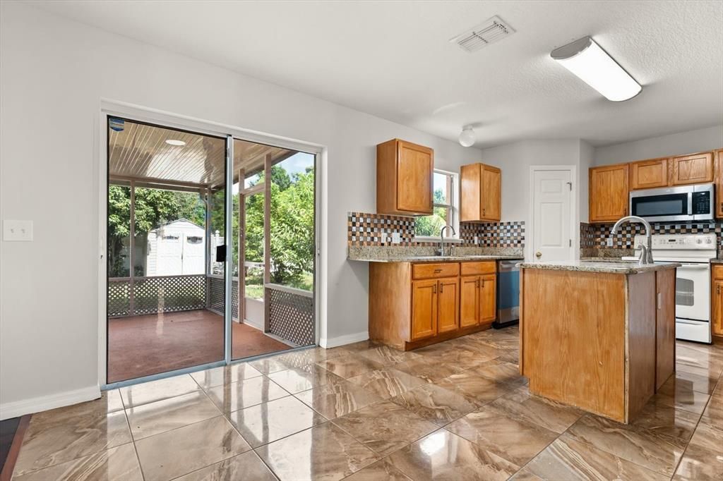 For Rent: $2,250 (4 beds, 2 baths, 2836 Square Feet)