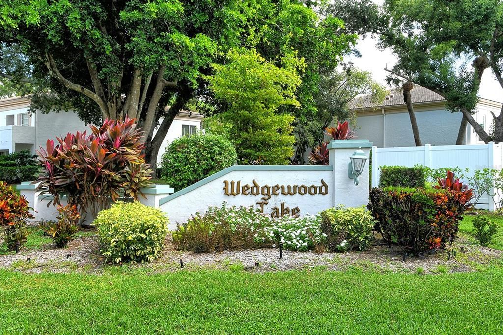 For Sale: $285,000 (2 beds, 2 baths, 1127 Square Feet)