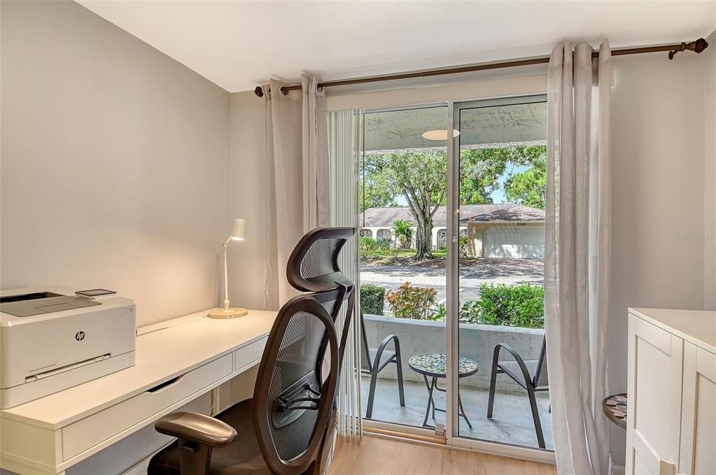 For Sale: $285,000 (2 beds, 2 baths, 1127 Square Feet)