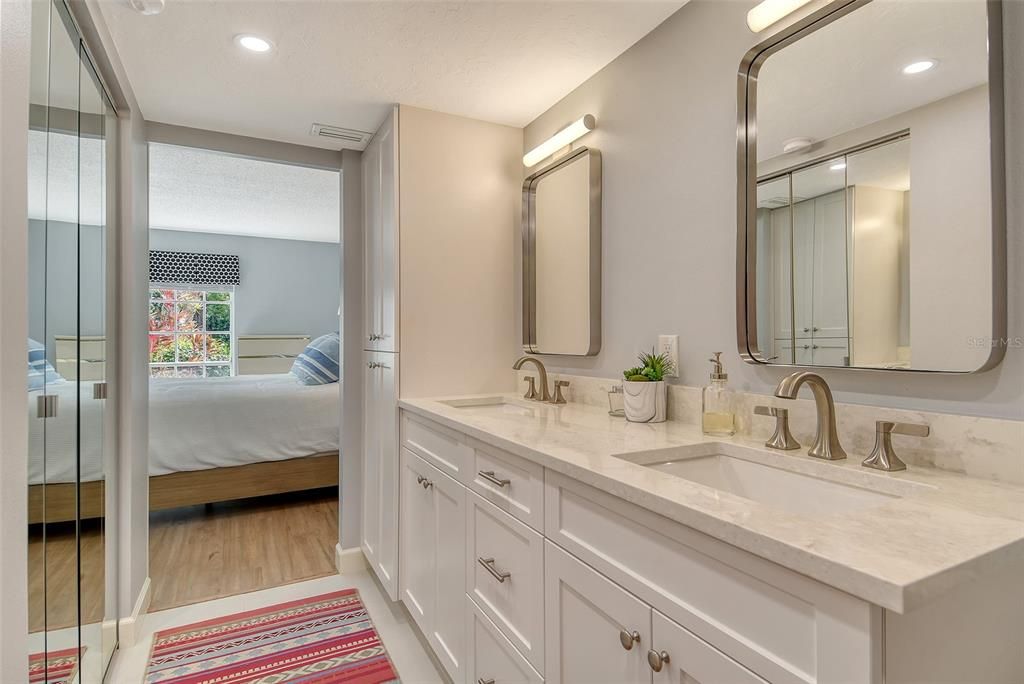 For Sale: $285,000 (2 beds, 2 baths, 1127 Square Feet)