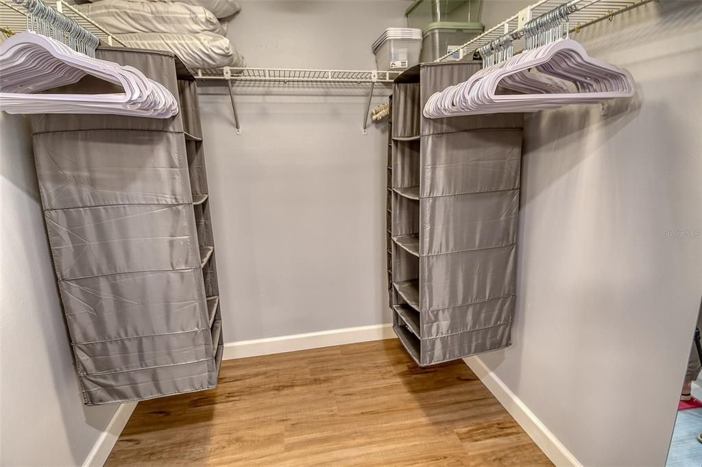 For Sale: $285,000 (2 beds, 2 baths, 1127 Square Feet)