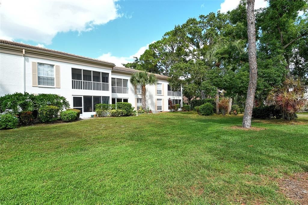 For Sale: $285,000 (2 beds, 2 baths, 1127 Square Feet)