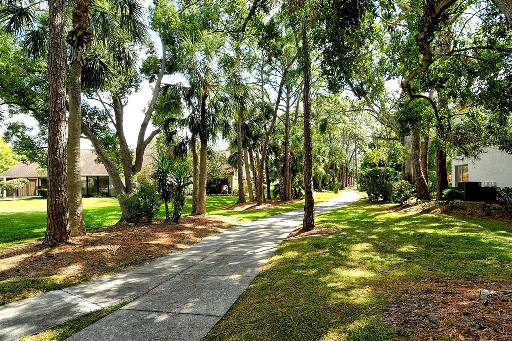 For Sale: $285,000 (2 beds, 2 baths, 1127 Square Feet)