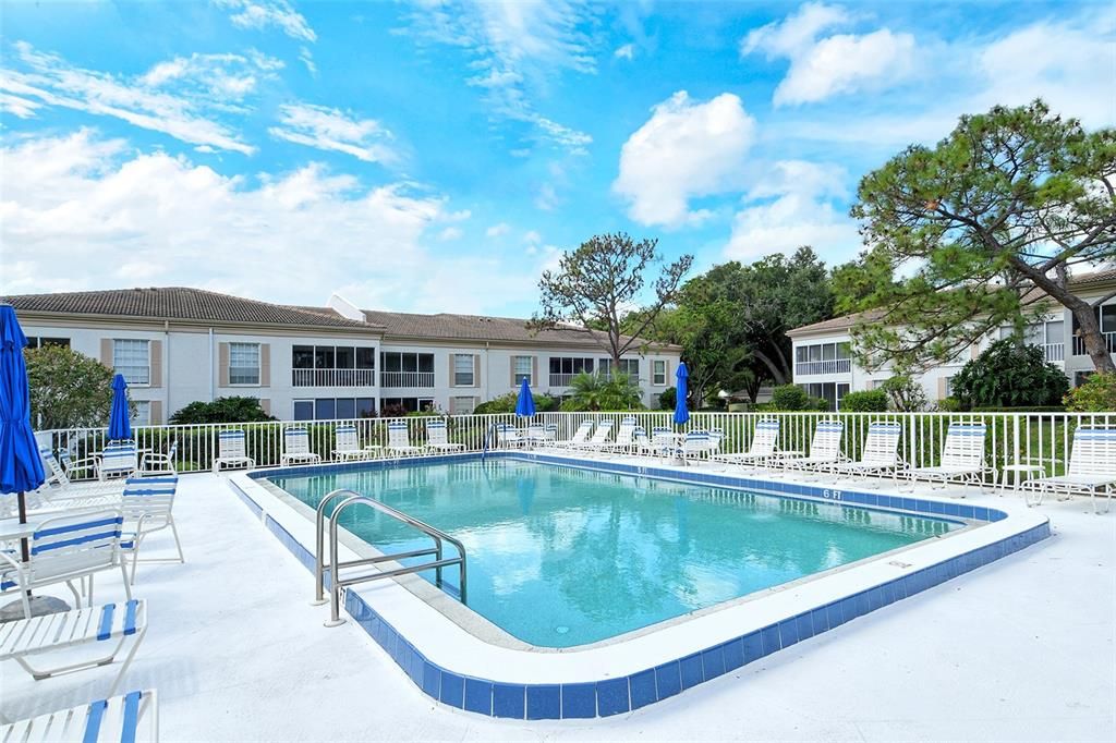 For Sale: $285,000 (2 beds, 2 baths, 1127 Square Feet)