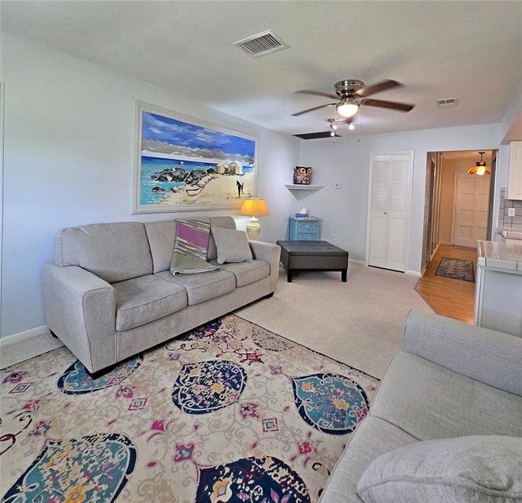 Active With Contract: $219,900 (2 beds, 2 baths, 1204 Square Feet)