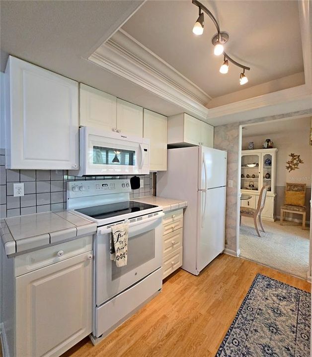 Active With Contract: $219,900 (2 beds, 2 baths, 1204 Square Feet)