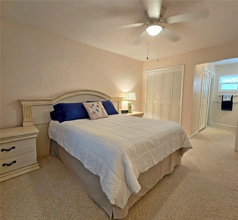 Active With Contract: $219,900 (2 beds, 2 baths, 1204 Square Feet)