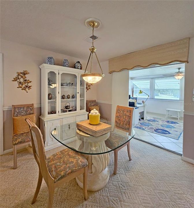 Active With Contract: $219,900 (2 beds, 2 baths, 1204 Square Feet)