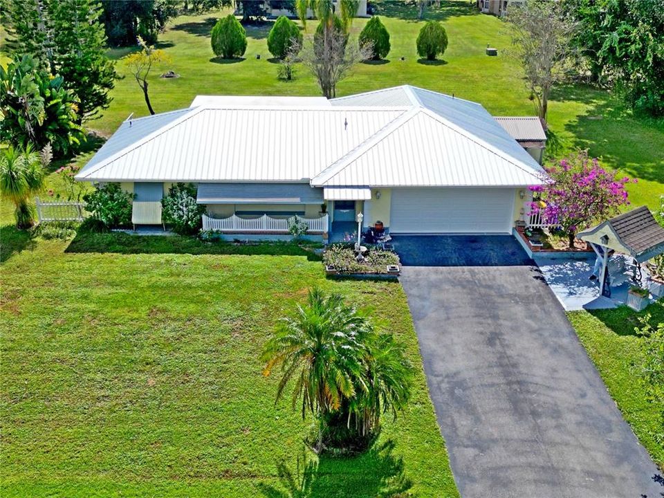 Active With Contract: $219,900 (2 beds, 2 baths, 1204 Square Feet)