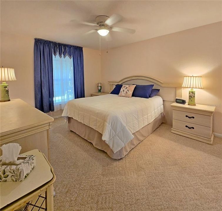 Active With Contract: $219,900 (2 beds, 2 baths, 1204 Square Feet)