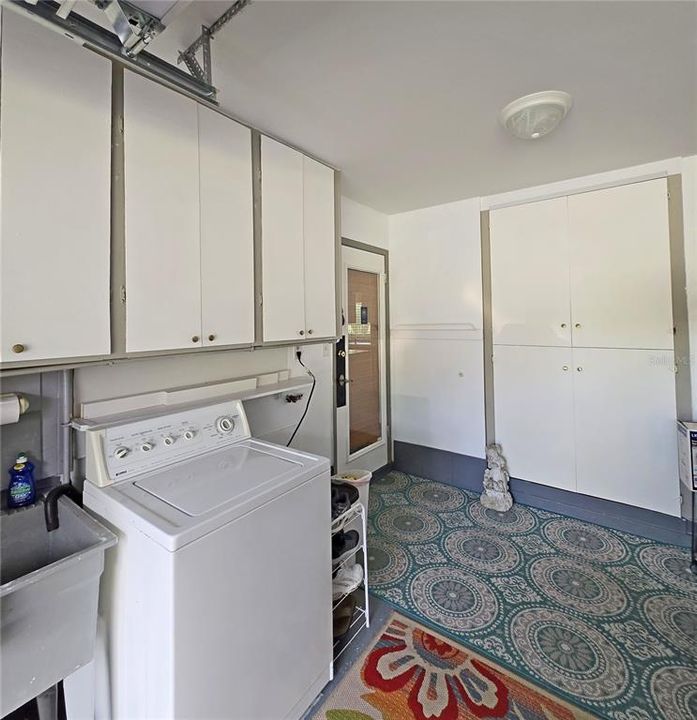 Active With Contract: $219,900 (2 beds, 2 baths, 1204 Square Feet)