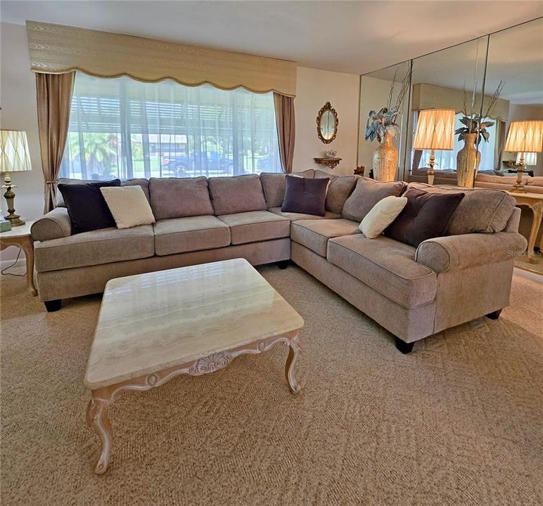 Active With Contract: $219,900 (2 beds, 2 baths, 1204 Square Feet)