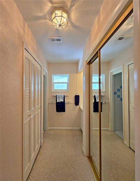 Active With Contract: $219,900 (2 beds, 2 baths, 1204 Square Feet)