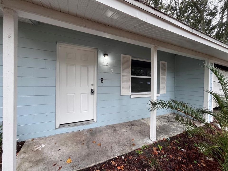 For Rent: $1,800 (4 beds, 2 baths, 1200 Square Feet)