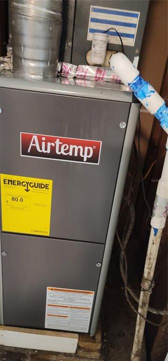 For Rent: $1,800 (4 beds, 2 baths, 1200 Square Feet)