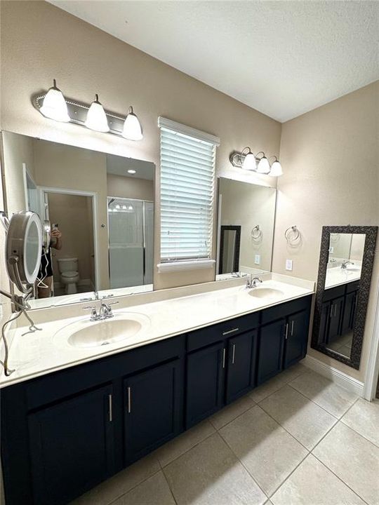 Под контрактом: $3,000 (4 спален, 3 ванн, 2286 Квадратных фут)