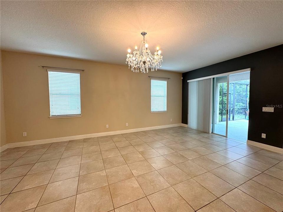 Под контрактом: $3,000 (4 спален, 3 ванн, 2286 Квадратных фут)